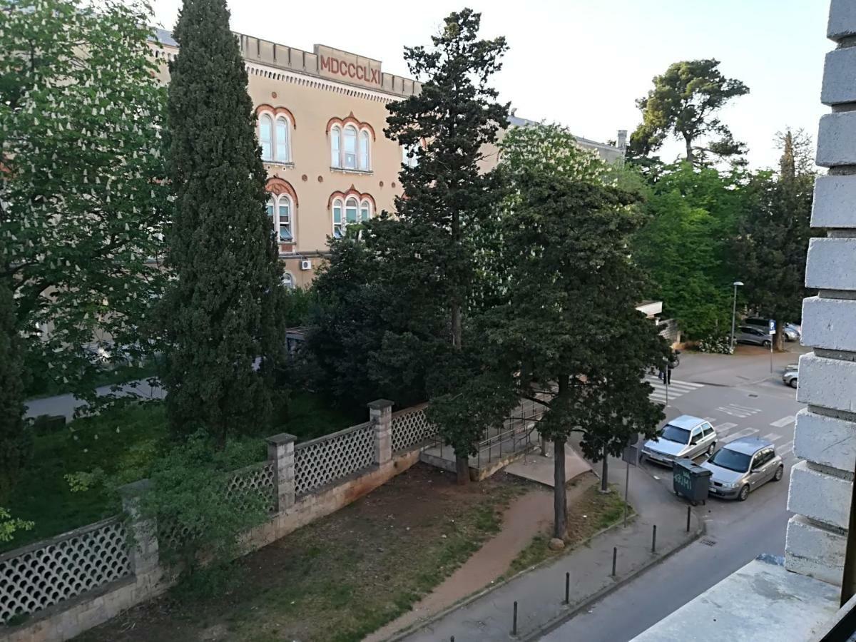 Apartment Maestral Pula Exterior photo
